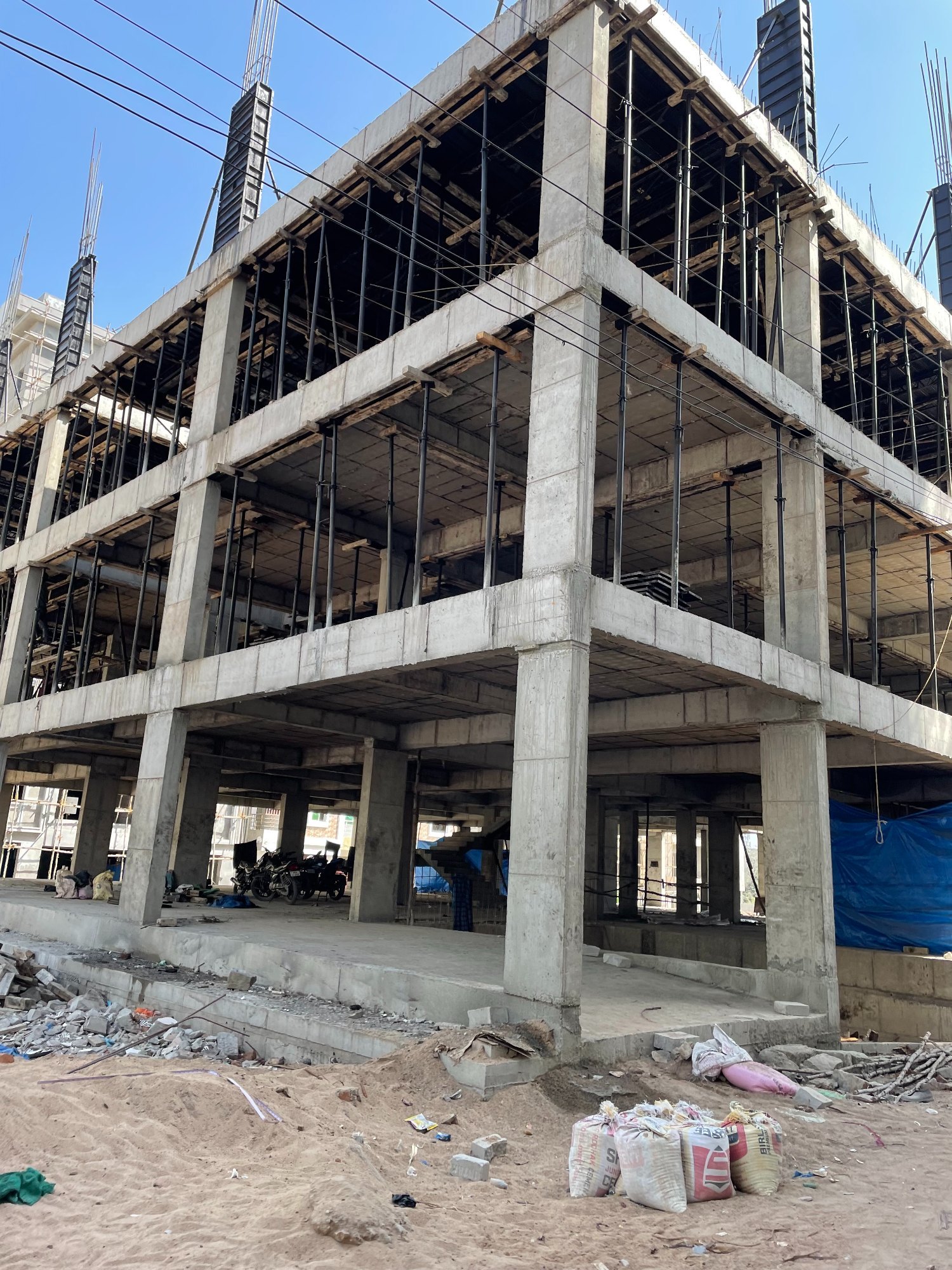 Kuzuza Imyubakire Yose y'Inzu (Structural Framing)